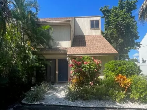 9044 Green Meadows Way, Palm Beach Gardens, FL 33418