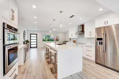 1102 SE 6th St, Deerfield Beach, FL 33441