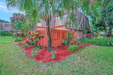 542 SE 27th, Boynton Beach, FL 33435