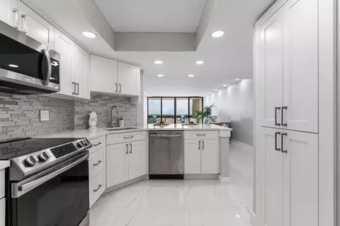 2400 Presidential Way #1101, West Palm Beach, FL 33401