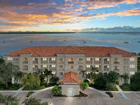 23 Harbour Isle W #103, Fort Pierce, FL 34949