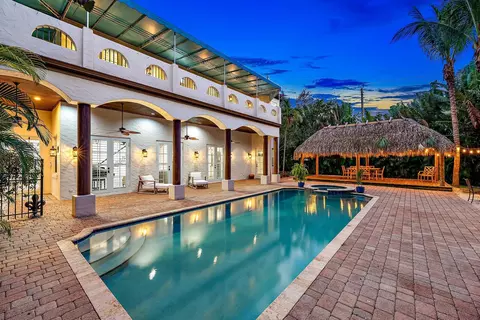 10802 SE Arielle Ter, Tequesta, FL 33469