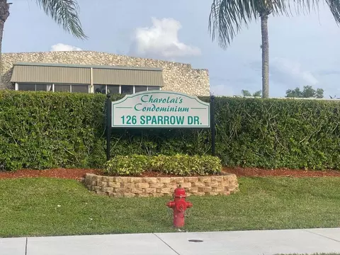 126 Sparrow Dr #17B, Royal Palm Beach, FL 33411