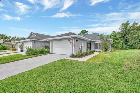 12680 SE Berwick Ct, Hobe Sound, FL 33455