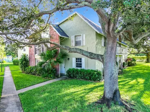 12138 Alternate A1a #I3, Palm Beach Gardens, FL 33410