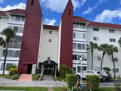 4851 NW 21st #208, Lauderhill, FL 33313