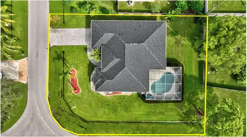 1098 SW Mantilla Ave, Port Saint Lucie, FL 34953