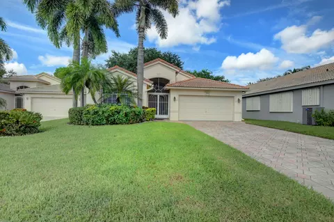5976 Royal Club Dr, Boynton Beach, FL 33437