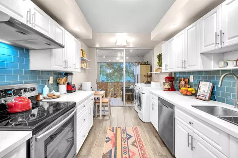 6921 Cypress Rd #C19, Plantation, FL 33317