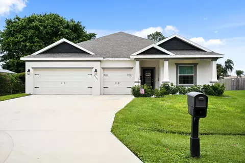 2465 SE Sistina St, Port Saint Lucie, FL 34952
