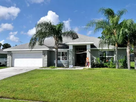 561 SE Damask Ave, Port Saint Lucie, FL 34983