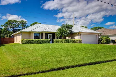 3299 SE Quay St, Port Saint Lucie, FL 34984