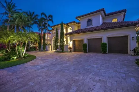 942 Allamanda Dr, Delray Beach, FL 33483