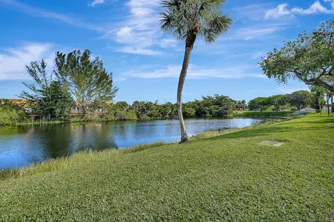 117 Lake Anne Dr, West Palm Beach, FL 33411