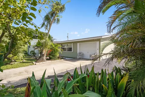 3482 Collin Dr, West Palm Beach, FL 33406