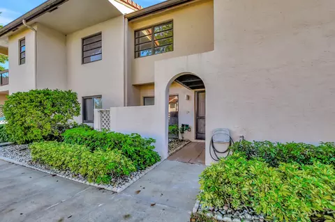 21428 Juego Cir #9E, Boca Raton, FL 33433