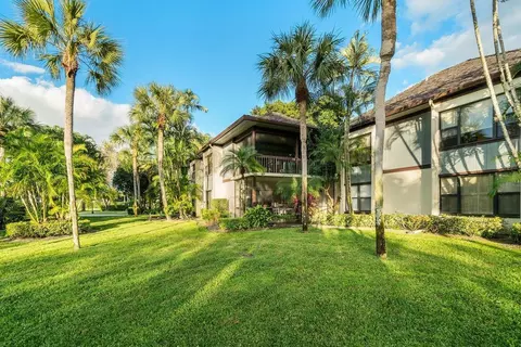 13329 Polo Club Rd #106, Wellington, FL 33414