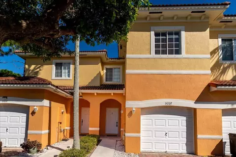 5207 SE Mariner Gardens Cir, Stuart, FL 34997
