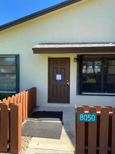 8050 SE Villa Cir, Hobe Sound, FL 33455