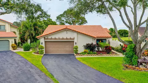 5621 Lakeview Mews Ct, Boynton Beach, FL 33437