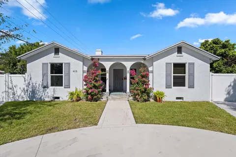 425 E Lakewood Rd, West Palm Beach, FL 33405