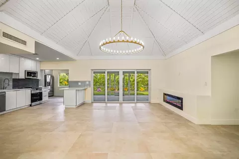 6201 White Oak Ln, Tamarac, FL 33319