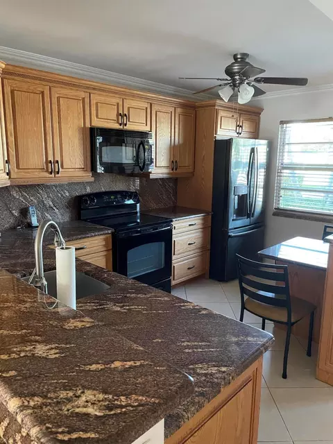 1021 Yarmouth #B, Boca Raton, FL 33434