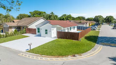 5680 SW 99th Ln, Cooper City, FL 33328