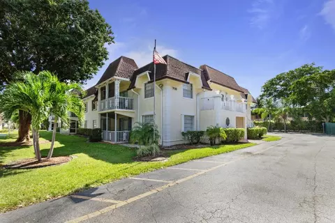 708 SE 2 #427, Deerfield Beach, FL 33441