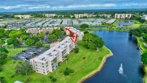 27 Abbey Ln #302, Delray Beach, FL 33446