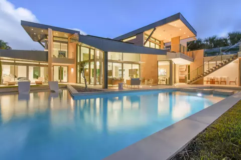 100 Lighthouse Dr, Jupiter Inlet Colony, FL 33469