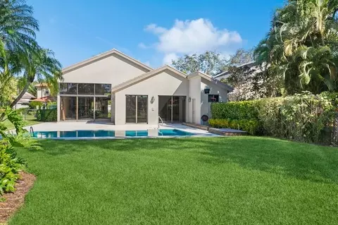 13908 Le Havre Dr, Palm Beach Gardens, FL 33410