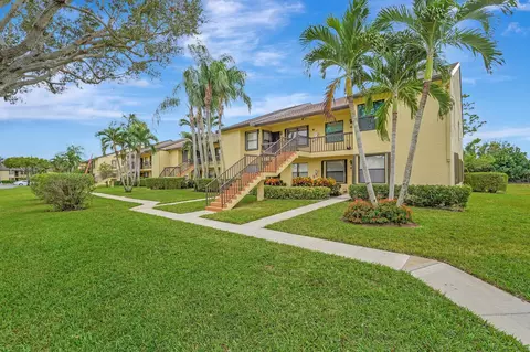 4704 Lucerne Lakes Blvd #202, Lake Worth, FL 33467