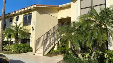1566 Lake Crystal #E, West Palm Beach, FL 33411