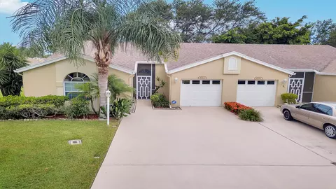 6114 Elm Way Ct, Greenacres, FL 33463
