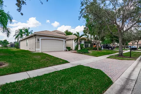 7626 Tarpon Cove Cir, Lake Worth, FL 33467