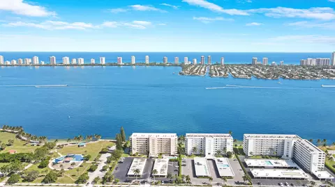 401 Lake Shore Dr #205, Lake Park, FL 33403