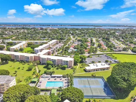 2515 NE 2nd Ct #304, Boynton Beach, FL 33435
