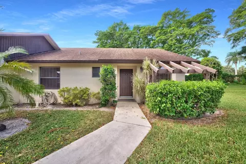 96 Via De Casas Norte, Boynton Beach, FL 33426