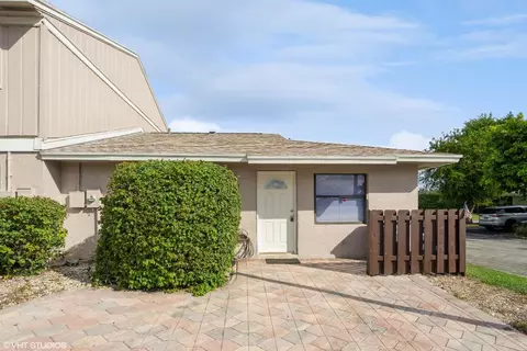 5239 Jog Ln #5239, Delray Beach, FL 33484