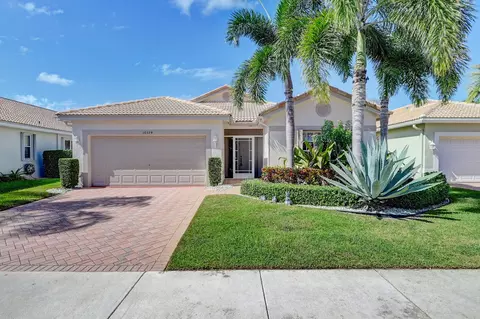 10374 Utopia Cir E, Boynton Beach, FL 33437