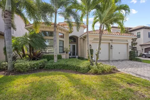 8538 Lewis River Rd, Delray Beach, FL 33446