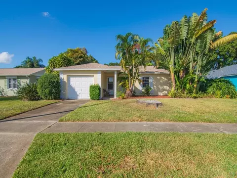 2390 6th St, Vero Beach, FL 32962
