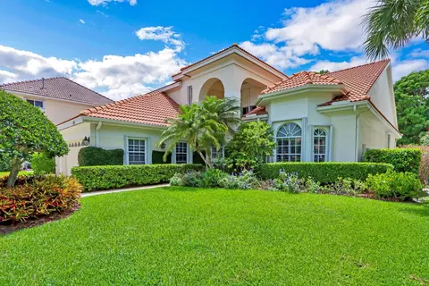 181 Satinwood Ln, Palm Beach Gardens, FL 33410