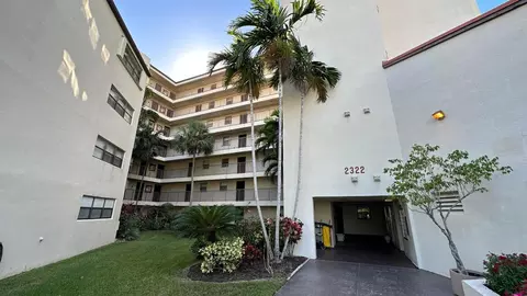 2324 S Cypress Bend Dr #312, Pompano Beach, FL 33069
