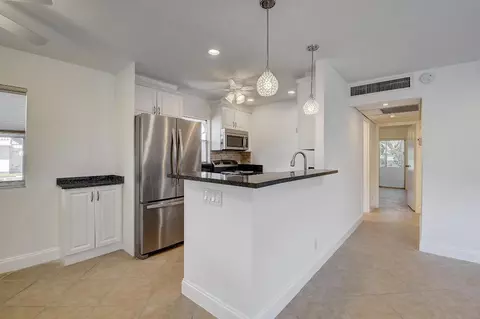 48 Valencia B, Delray Beach, FL 33446