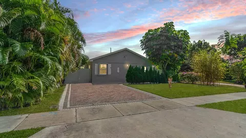 727 SE 2nd Ave, Delray Beach, FL 33483