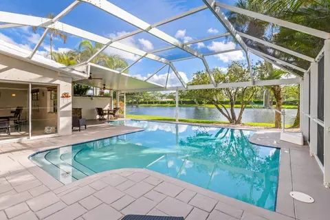 9230 Heathridge Dr, West Palm Beach, FL 33411