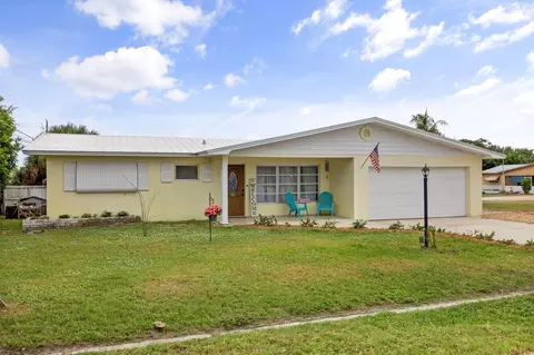 1266 NE Flora Pl, Jensen Beach, FL 34957