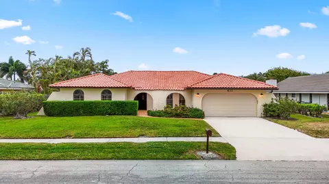 631 Carriage Hill Ln, Boca Raton, FL 33486